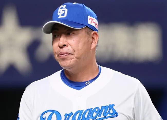 中日が痛恨逆転負け＆また故障者の悪夢　九回の攻撃で木下にアクシデント　トレーナーに付き添われてベンチへ　継投が裏目に