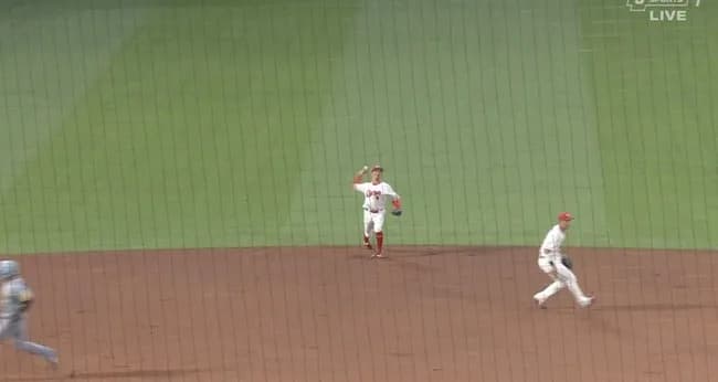 広島矢野の守備、凄すぎるｗｗｗｗｗｗｗｗ