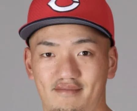 カープ矢野の交錯プレー、さすがに矢野の守備範囲がすごすぎる