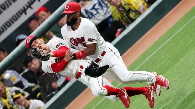 カープ矢野「(ファビは飛球が)見えてないんかなと思って。声も聞こえなかった」新井監督「誰も責めることはできない」【監督談話】