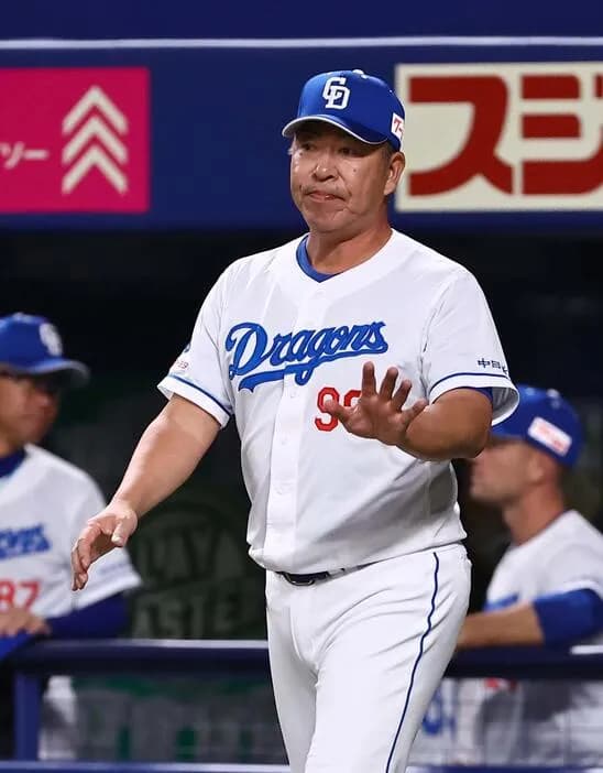 中日井上監督、岩嵜翔金銭トレードを「オリックスの熱意が凄くて。『どうしても、どうしても』と」