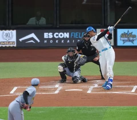 【日本ハム】万波中正がキングタイの１１号ソロ！美しい放物線を描いてバックスクリーンへ