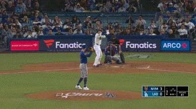 大谷翔平、第二打席で二試合ぶりの安打となるライト前ヒット！！！！！！！！！！！