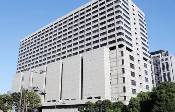 【悲報】「違うの！“私の中の別の私”がチェーンソーで彼の首を切ろうとしただけなの！」→女に有罪判決・・・・