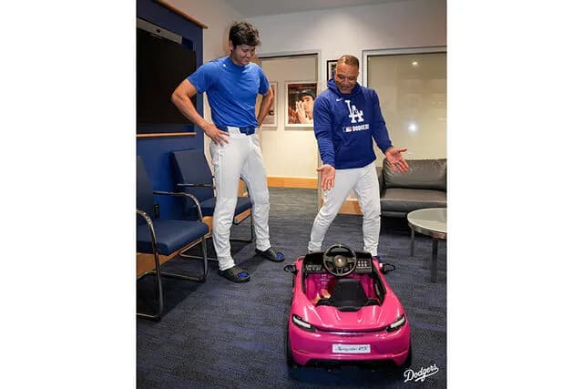 【朗報】大谷の娘(0)、ポルシェをGET