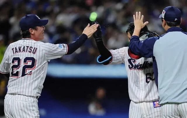 ヤクルト、モイネロから18三振するも