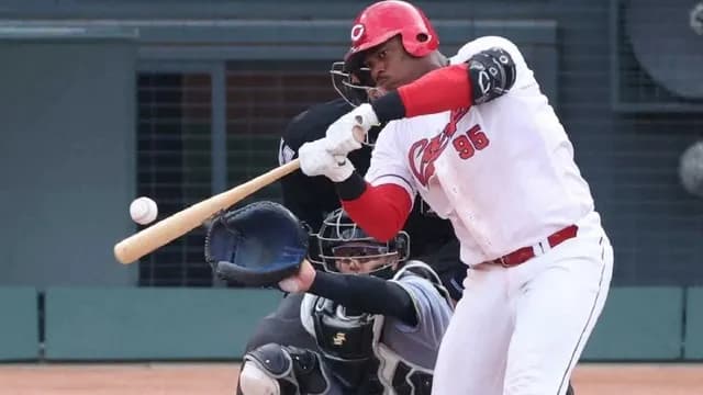 カープ連日の大量残塁←打順の組換えは必須？4番モンテロを推す声も