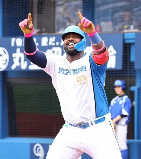 プロ野球で令和通算8000号のメモリアルアーチ！　日本ハム・レイエスの今季12号ソロで節目に到達