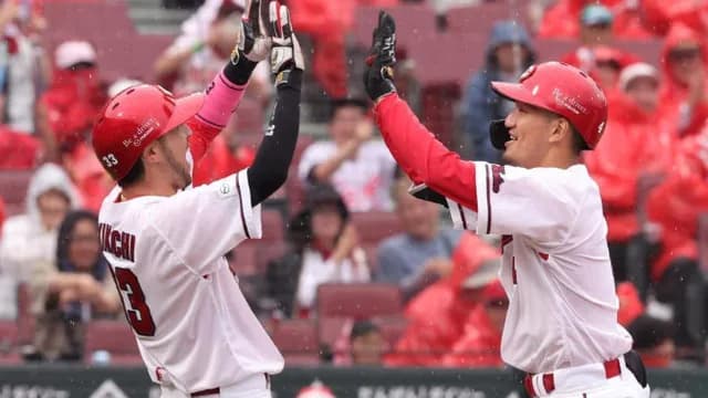 カープ矢野雅哉、西武武内から1号ホームラン！55試合目で今季初アーチ！！