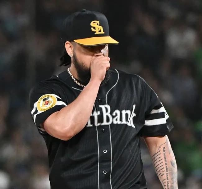 「いったんクローザーから外れる」ソフトバンク・オスナが配置転換　小久保監督、代役守護神は「名指しはしません」