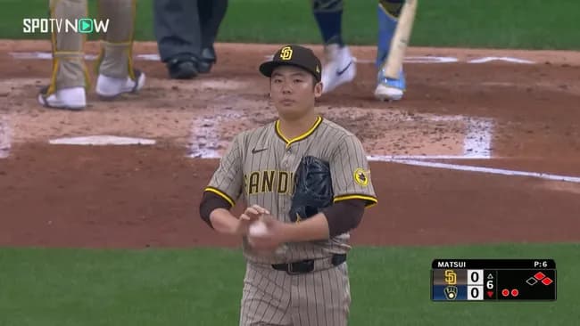 松井裕樹って地味にメジャーで通用しているよな