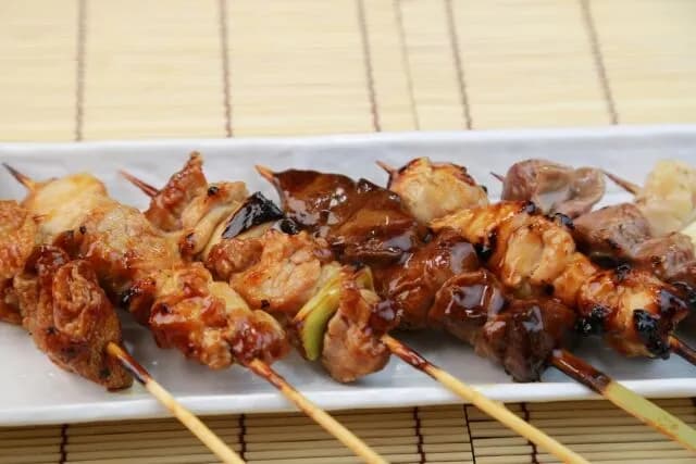 焼き鳥で1番美味しいの　一般人「ねぎま」キッズ「つくね」ぼく「かしら」