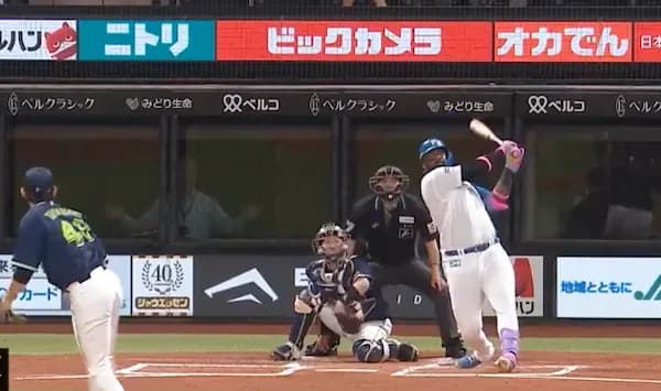 日ハムレイエス、高梨から確信豪快第13号逆転2ランホームラン