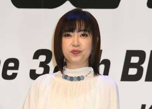 林原めぐみ、批判を受けて修正しまくってるのに頑なに記事自体は消さないのがむしろ怖い