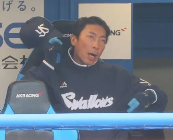 ヤクルト高津監督、2年連続5位(24年最下位と0ゲーム差)今年借金20、これで休養しないとか