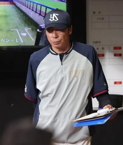 ヤクルト高津監督、2年連続5位(24年最下位と0ゲーム差)今年借金20、これで休養しないとか
