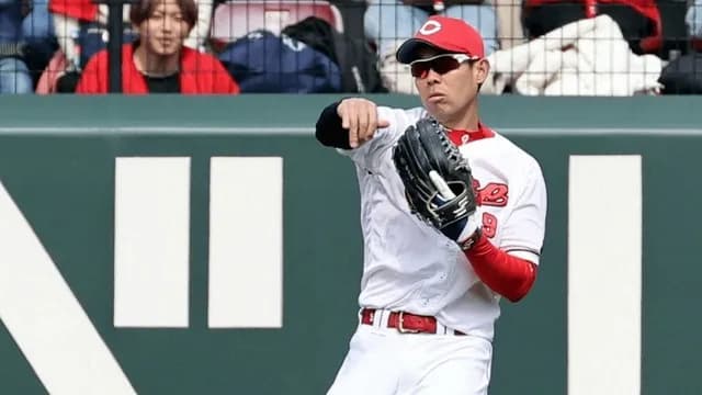 カープ秋山レフトで痛恨エラー。怪我が完治してない可能性あり←休養させるorセンターで使うべき？