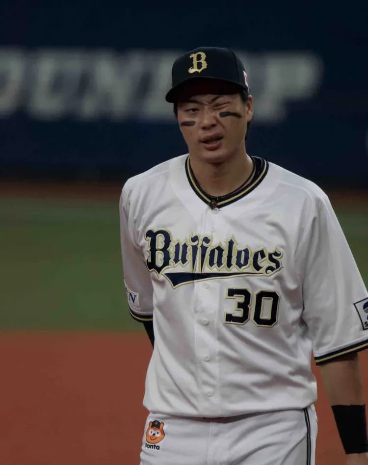 昨日ヒーローの廣岡大志、右肋骨骨折で抹消…6日阪神戦で痛める…