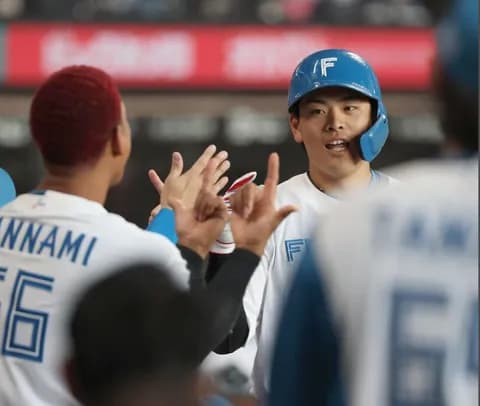 日本ハム・野村佑希が1軍復帰後初本塁打となる先制7号ソロ「少し早めにタイミングを合わせたことがいい結果につながった」