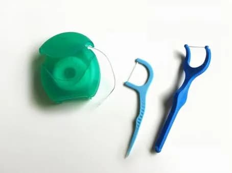 【悲報】おまえらちゃんと週一でフロスやってるか？やってない奴はマジで口臭いぞｗｗｗｗｗｗｗｗｗｗｗｗｗｗｗｗ