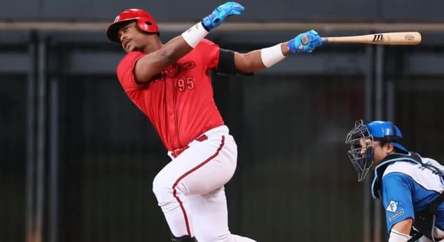 カープファビモン＆坂倉末包、連続ツーベースでビッグイニング！打者一巡の猛攻で一挙6得点！！