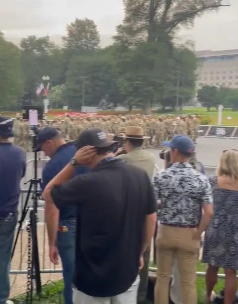 【悲報】トランプ大統領、パレードが上手くいかず泣く「思ってたのと違う…🥺」