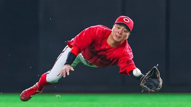 カープ大盛穂のスーパーマンダイビングキャッチ！打率.346 2本 OPS.986と打撃も開眼