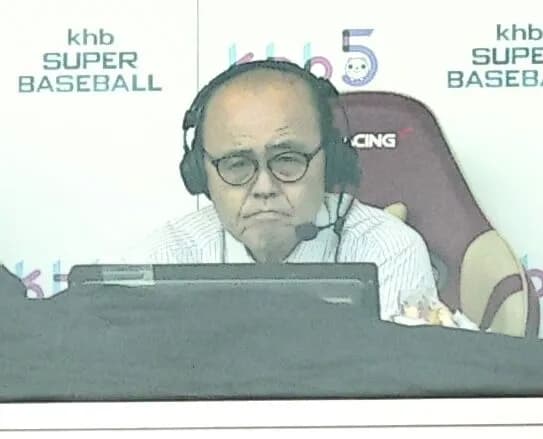 岡田顧問が６連敗後に報道陣に囲まれる「なんでそんなん答えないとあかんの」／一問一答