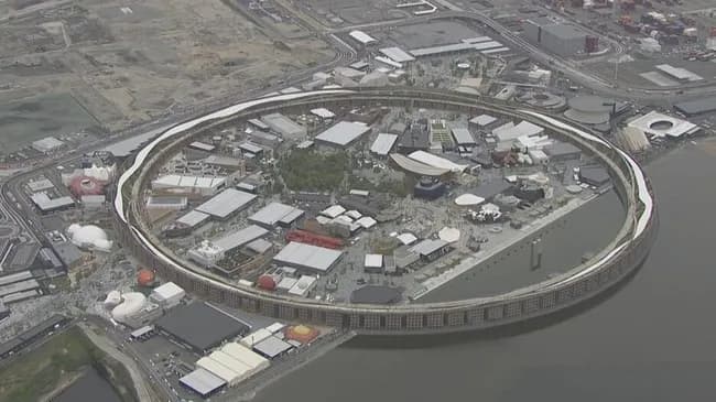 万博会場付近の警察車両内で拳銃「誤発砲」 会場警備の機動隊員が交代時に誤って引き金引く　大阪府警