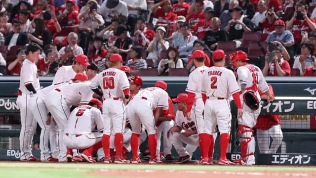 カープ大盛ノーノー阻止打＆2安打！玉村6回2失点！中崎-島内-岡本0封リレーも打線が大盛以外完全に沈黙し完封負け【広島0-2SB/試合結果】