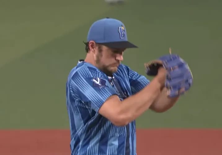 DeNAバウアー投手「いつも通り不運が続いたという感じ」　今井のソードは「素晴らしいセレブレーションだった」