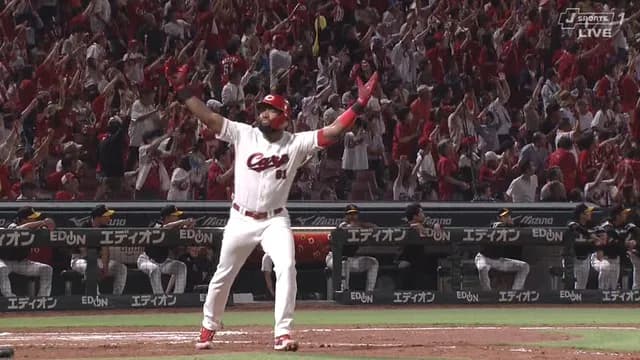 広島・ファビアン、逆転満塁ホームラン確信歩き！！！！ カメラワークかっこよｗ