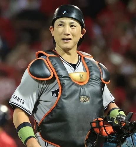 巨人・小林誠司が「8番・捕手」で今季初スタメン出場　コールにファン大歓声！