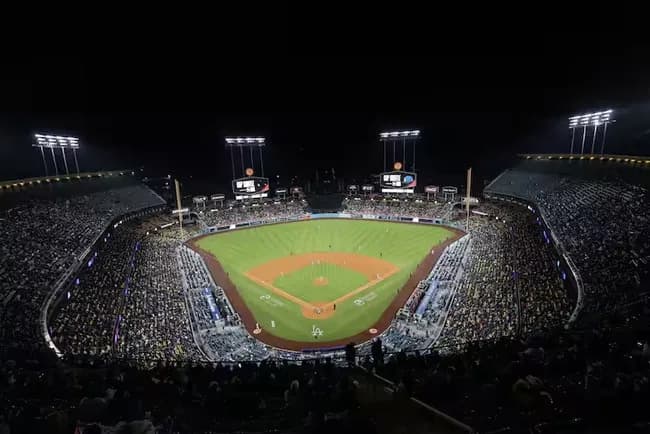 【MLB】ドジャースがICEの入場拒否　不法移民取り締まりか　ゲート前でデモ発生し騒然　パドレス戦開催に変更なし