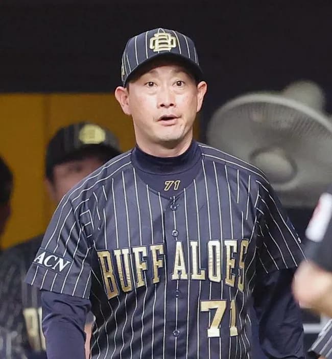 【画像】オリックスの岸田監督(44)、顔が怖すぎる