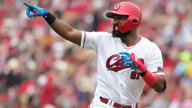 カープファビアン、2打席連続8号＆9号2ランホームラン！『年間20本80打点ペース』の大台に乗る！！