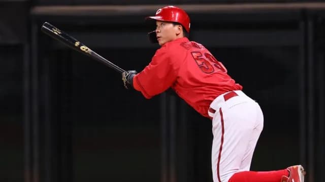 カープ大盛、スイングが大谷翔平すぎるw w w