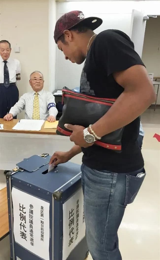 【画像】オコエ、選挙に行ってくる