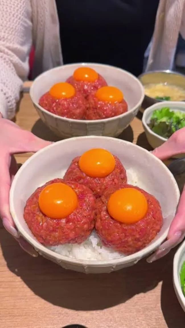 【画像】ハンバーグ丼業界、ブームが去り撤退か