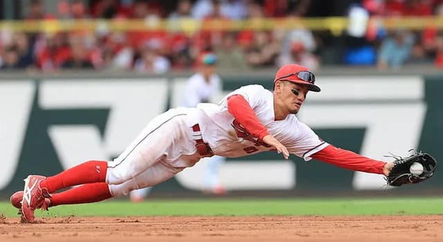 カープ矢野、オールスター最終中間発表ショート1位！小園サード2位！坂倉捕手3位！ファビ外野5位！