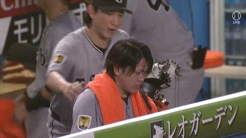 巨人、ロッテに3連敗　甲斐は試合後呆然