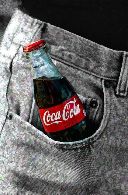 【悲報】おじさんコーラを飲んだJC3人、緊急搬送へ・・・・・・・・・・・・・・・