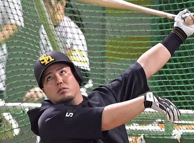 決意の丸刈りで1軍再合流　不振で再調整のソフトバンク山川穂高が本拠地での全体練習に参加