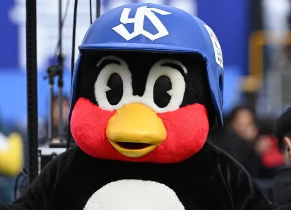 ヤクルトの株主総会、「つば九郎を戻して」と泣き出す株主があらわれる