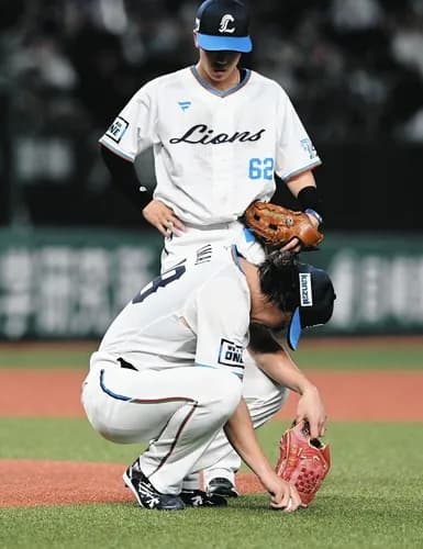 今井の緊急降板で『西武本拠地、暑すぎ問題』再燃　ネット「暑すぎるんだよ」「マジで完全ドーム化を」