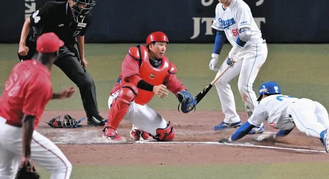 中日井上監督、カープ石原×ハーンの本盗阻止にコリジョンを主張「じゃあどれがコリジョンやねん」