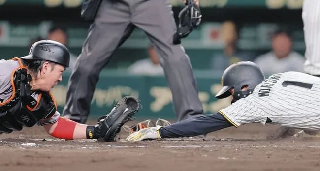 【巨人】甲斐拓也「絶対タッチしてます。どこでどうセーフになったか」リプレー検証で判定覆ったことに”不満”もらす