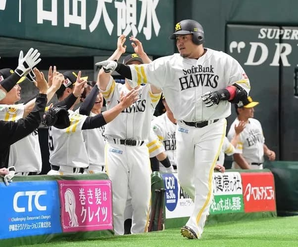 山川本日2本目となる13号ソロホームランwwwwwwwww