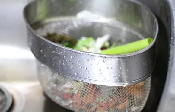 【悲報】ワイの家、コバエ軍団に支配されるｗｗｗｗｗｗｗ