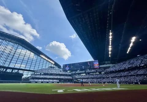 【日本ハム】今季初の屋根開放でトレンド「素晴らしい眺望」「気持ちいい！」も「上の太陽暑い」気温は３０度超え